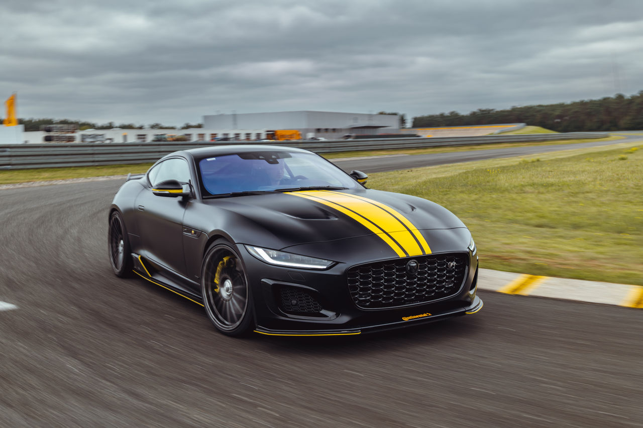 50. ContiTuningTag | Jaguar von Arden mit gelben Farbelementen