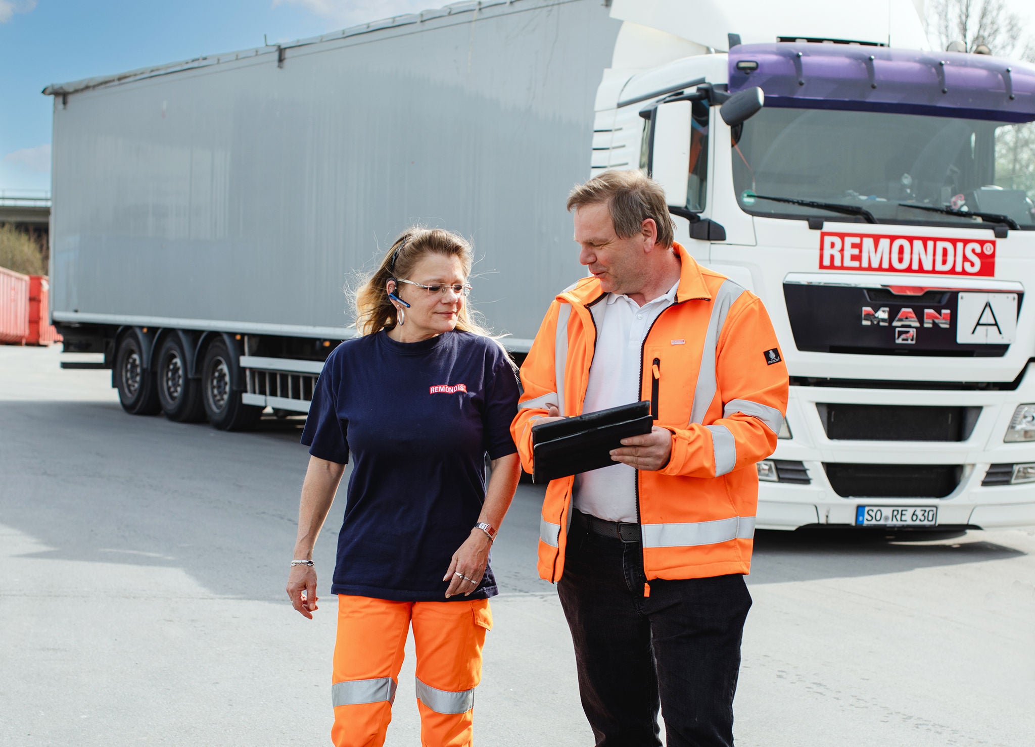 Die Flotte im Blick: ContiConnect informiert Gerhard Pomberg von Remondis digital über die Reifendaten der Fahrzeuge.