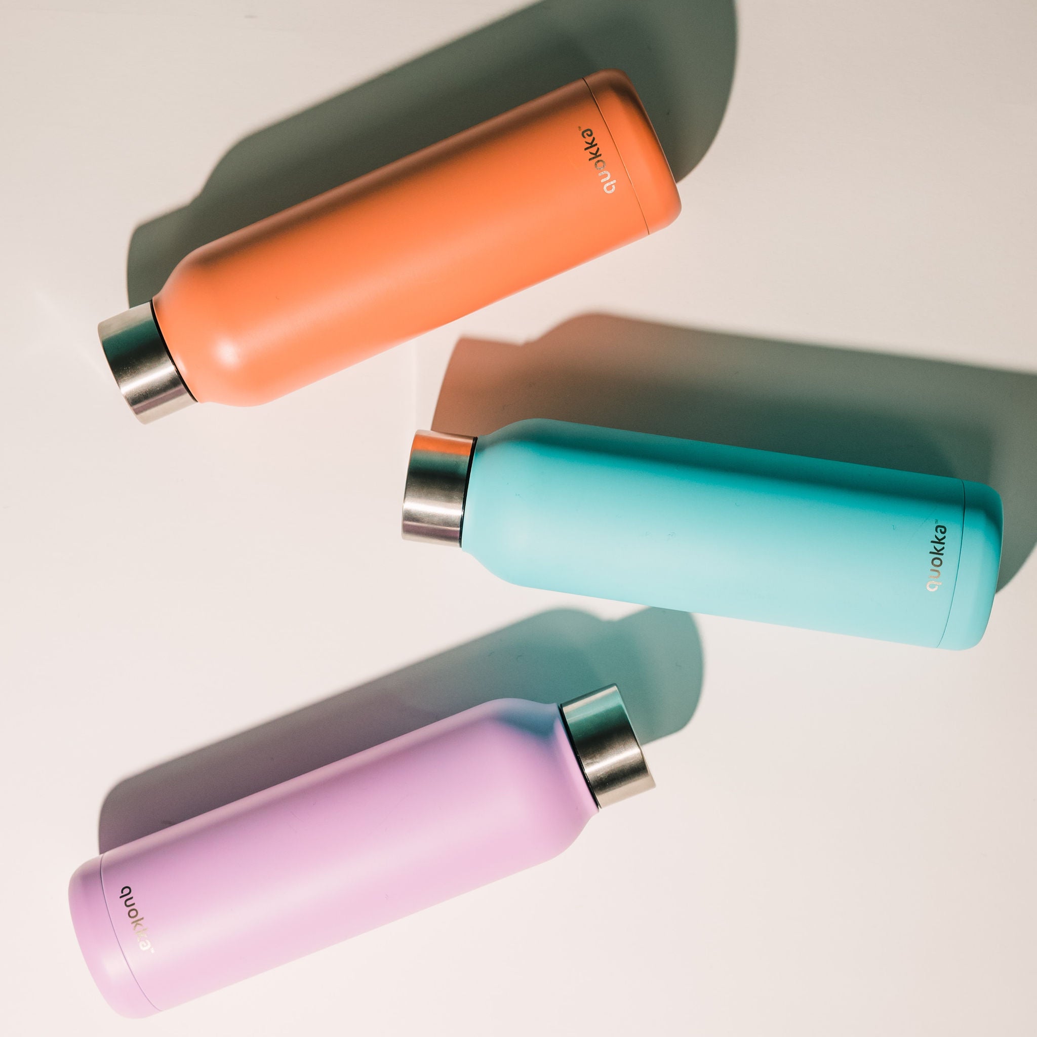 Reusable and sustainable water bottles for hydration / Unsplash Bottles