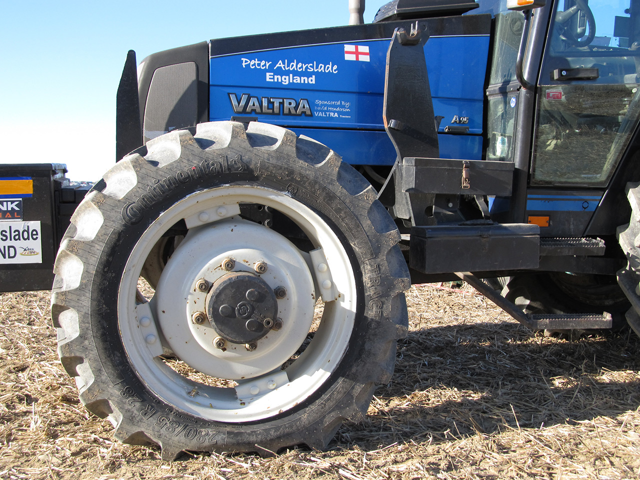 Tractor Valtra with Continental Tractor 85 tire