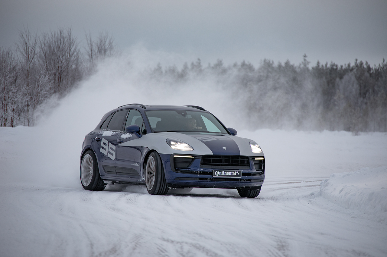 Porsche in action during the Winter HP event 