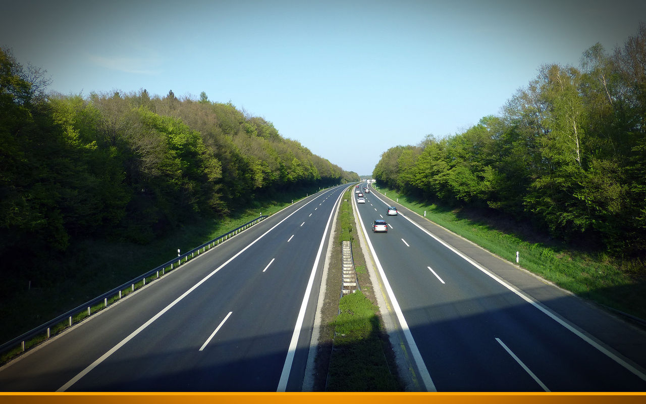 Lkw-Fahrverbot am 31. Oktober und 1. November 2026 – Wann muss der Truck stehen bleiben? 