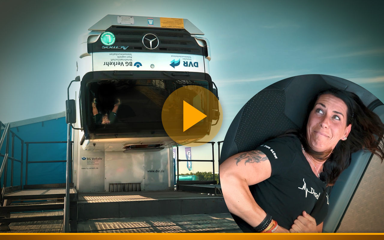 Truckerin Tinka testet den Lkw-Überschlagsimulator: „Irre, was ein Gurt hält“