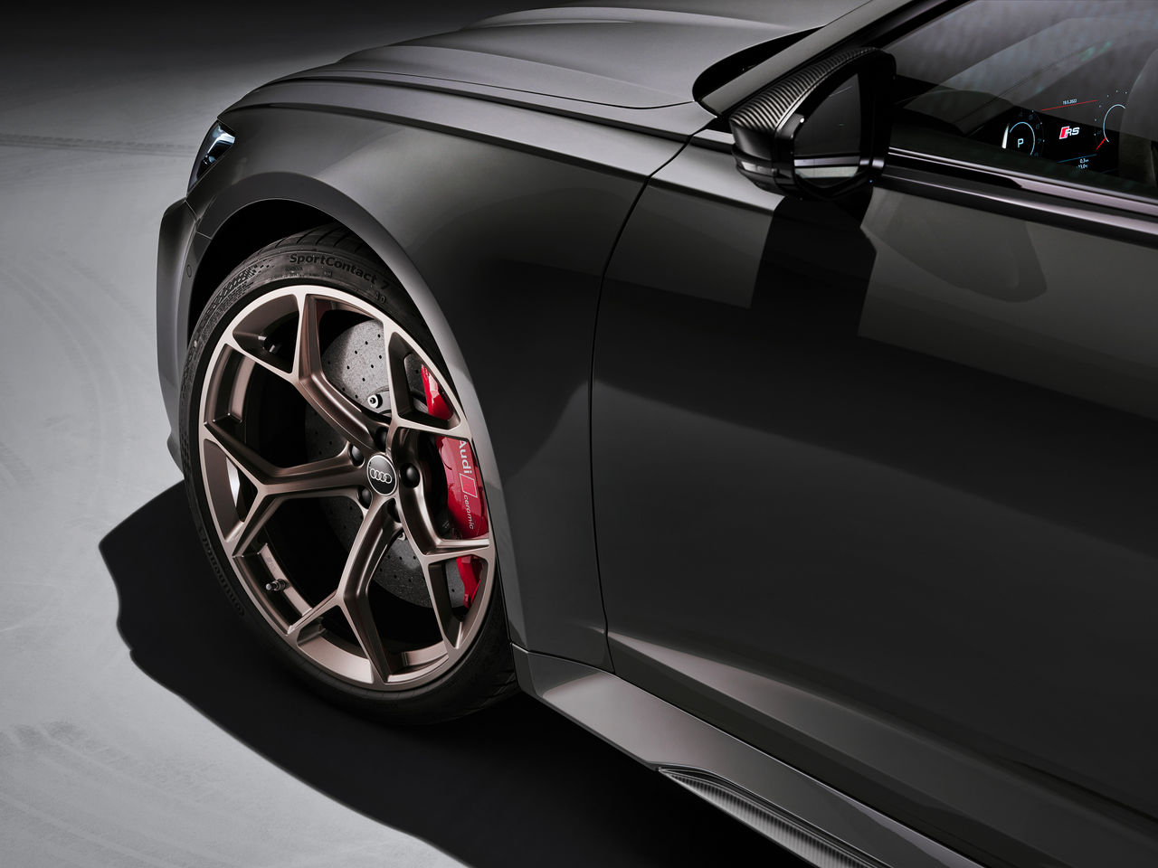 Audi vertraut für den RS 6 Avant performance auf SportContact 7-Reifen