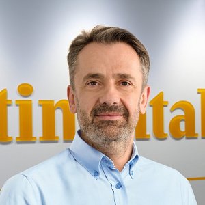 „Mit unserer führenden Position bei Hafenreifen, aber auch als Automobilzulieferer bin ich davon überzeugt, dass wir unseren Kunden zu einem effizienteren und nachhaltigeren Betrieb verhelfen können.“ Continental Federico Jiménez